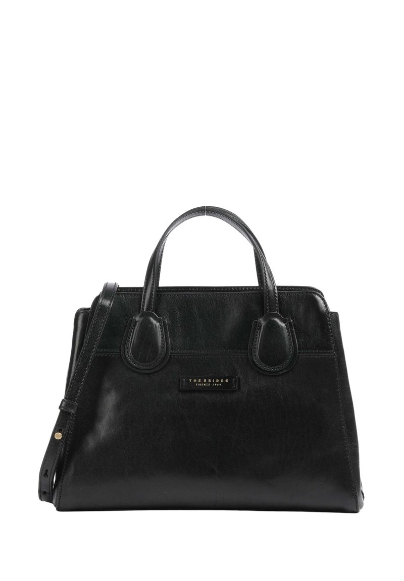 Borsa a tracolla in pelle nera con doppio manico superiore e tracolla removibile. Presenta una superficie liscia e una placca con logo dorato sul davanti.
