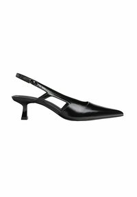 Chaussures slingback noires à bout pointu, en matériau brillant, avec un petit talon bloc et des découpes sur les côtés.