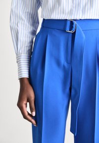 BOSS TAPIAH - Chinos - bright blue