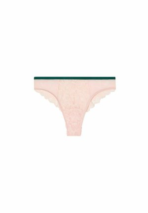 Spitzenunterwäsche in sanftem Pink mit einem grünen Bund, verziert mit floralen Mustern und gewellten Kanten für einen zarten Abschluss.