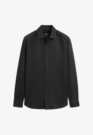 Chemise noire à manches longues avec col pointu et poignets à un seul bouton, présentée à plat sur un fond blanc.