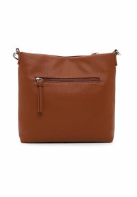 Braune Leder-Crossbody-Tasche mit einer strukturierten Oberfläche, ausgestattet mit einer vorderen Reißverschlusstasche und einem abnehmbaren Riemen. Schlichte rechteckige Form.