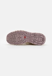 Salomon Sportstyle ACS OG UNISEX - Sportcipő - wheat/antelope/cress green