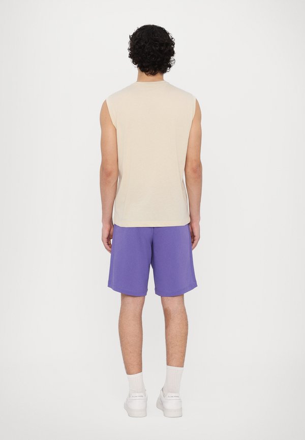 TANK - Top - almond milk4