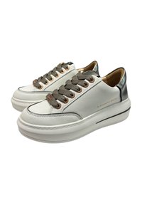 ALEXANDER SMITH LANCASTER - Baskets basses - bianco