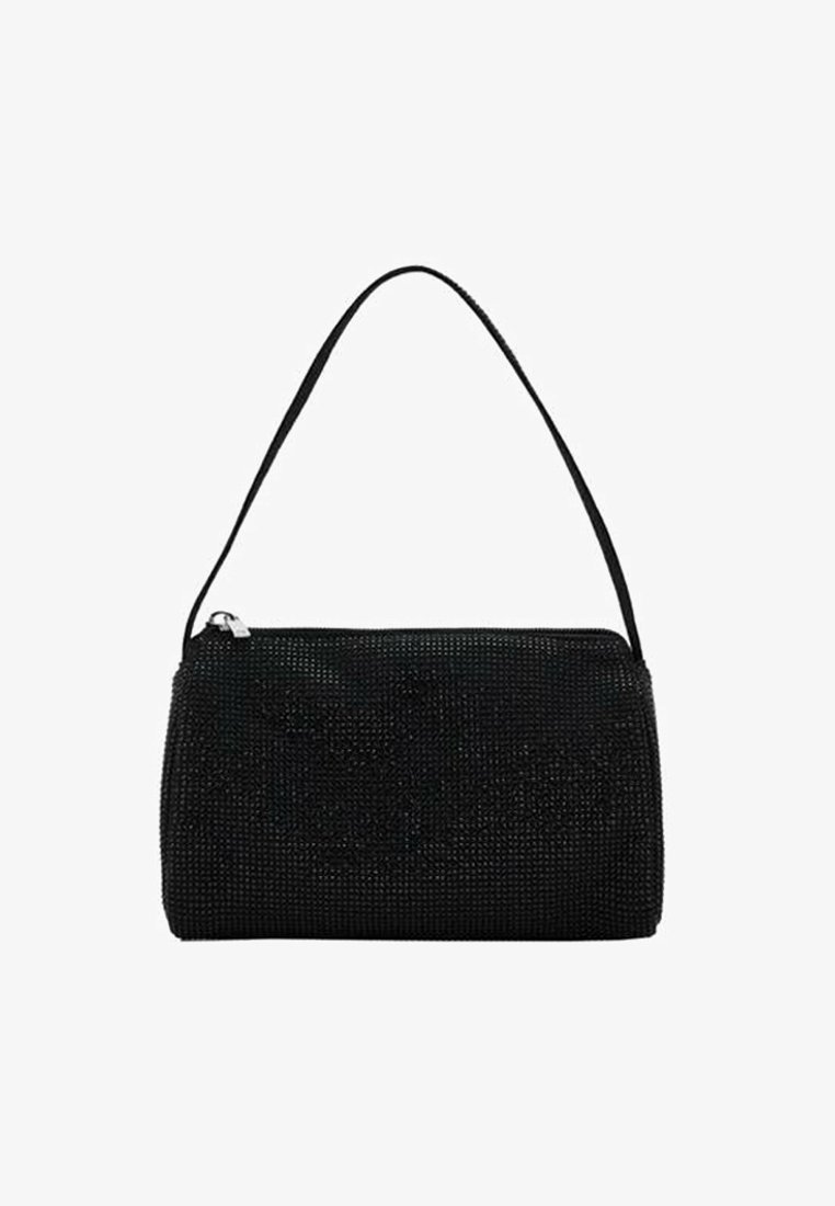 Borsa nera a forma arrotondata, realizzata in materiale lucido, dotata di una sola tracolla e chiusura con zip. Texture liscia con accenti luccicanti.