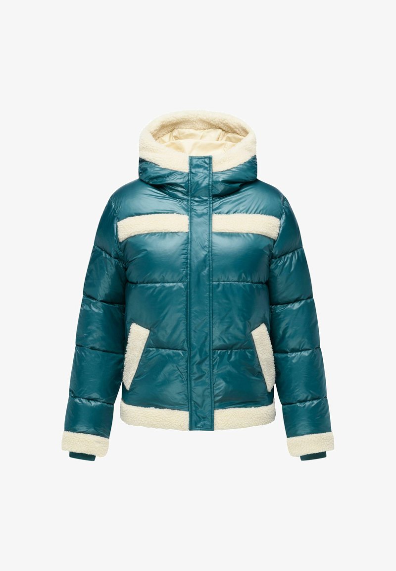 Teal pufferjakke med hætte, der har cremefarvede fleece-accenter på kraven, lommer og striber på forsiden. Foran lynlås lukning.
