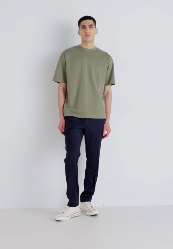SLH LOOSE OSCAR O NECK TEE - Basic T-shirt - vetiver3