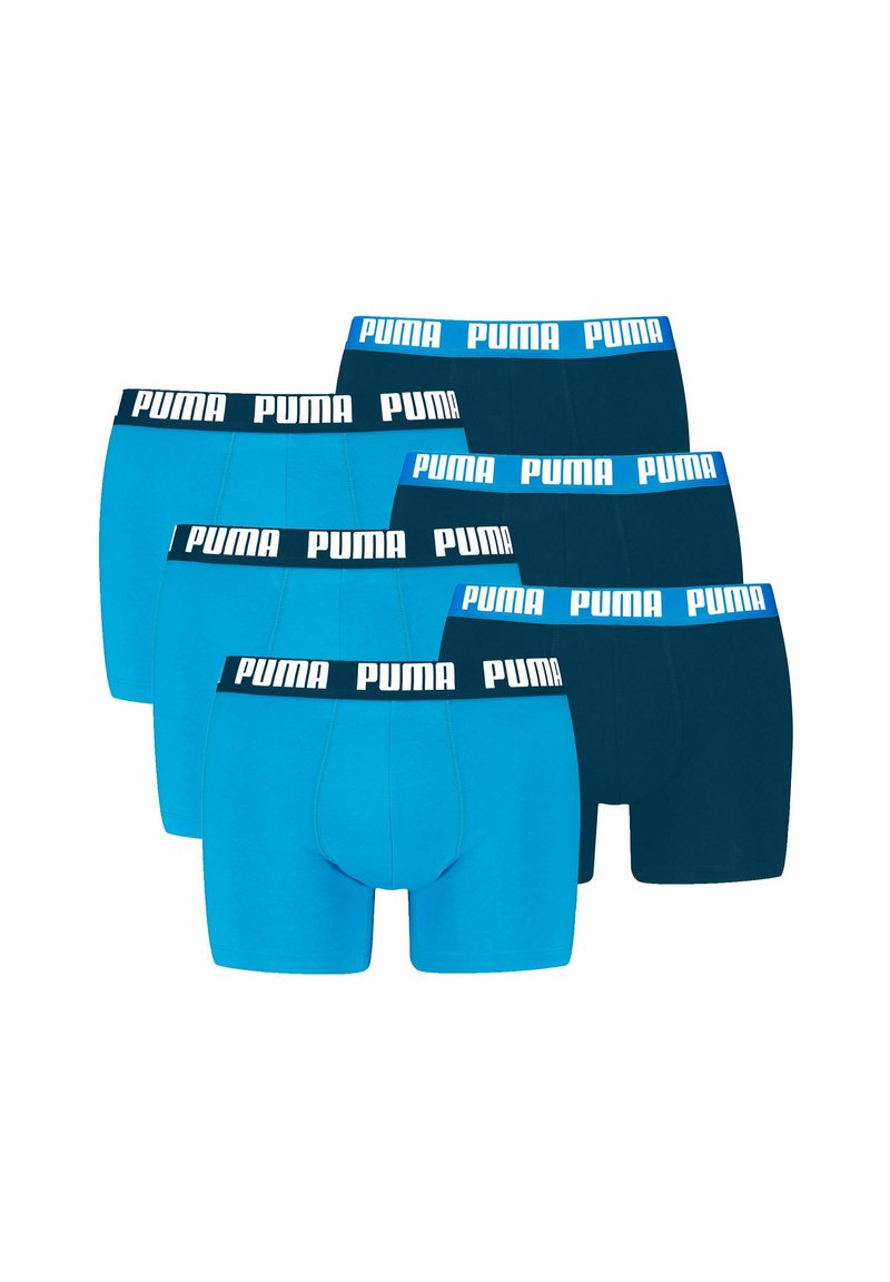 Set di sei boxer in blu e navy, caratterizzati da una cintura elastica con il logo "PUMA" bianco. Tessuto in cotone morbido, design aderente.