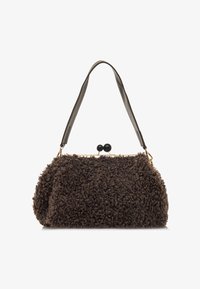 Seleccionado, marron