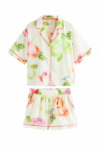 Bloemige korte pyjama in een lichtgewicht stof. Kenmerken zijn een blouse met kraag en knoopsluiting, en shorts, versierd met kleurrijke rozenpatronen en rode accenten.