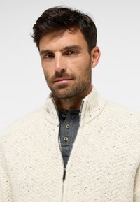 Mustang Strickjacke - weiß