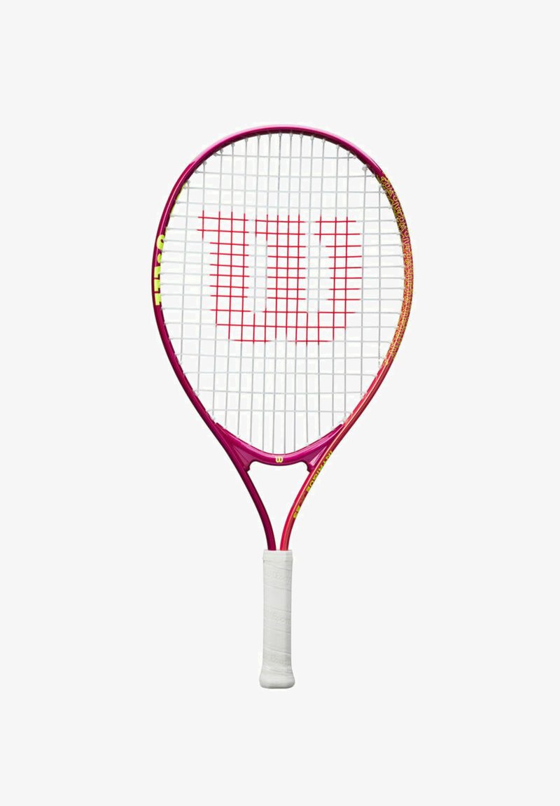 Wilson-Tennis-Schläger mit einem pinken und weißen Rahmen, weißen Saiten und einem strukturierten weißen Griff. Mit einem roten Logo auf dem Saitenbett.