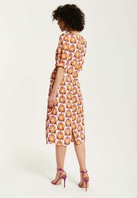Liquorish FLORAL KNOT FRONT MIDI - Day dress - multi coloured