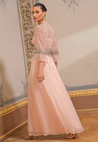 Love & Roses REGULAR FIT - SEQUIN FLUTE SLEEVE - Proginė apranga - pink