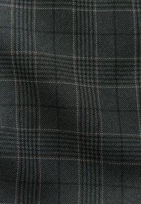 Next REGULAR FIT - TAILORED FIT TRIMMED CHECK  - Oblekové kalhoty - charcoal grey