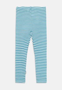 Blauw-wit gestreepte legging gemaakt van zachte stof, met een slim fit en een label met regenboogkleuren aan de zijkant.