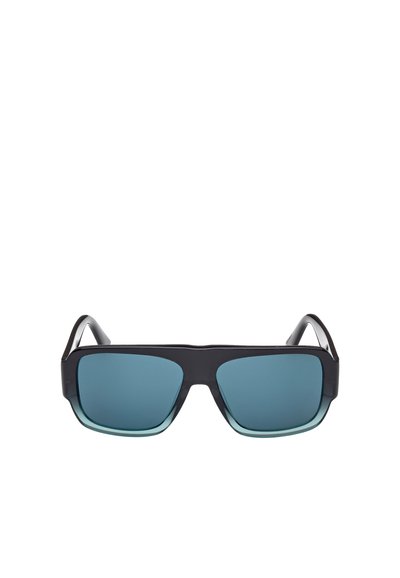 Černé sluneční brýle s geometrickým tvarem, modrými tónovanými čočkami a silnými rámy. Mají odvážný, matný povrch s hladkou texturou.
