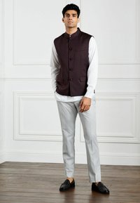 Next NEHRU COLLAR Veste sans manches burgundy red/rouge ZALANDO.FR