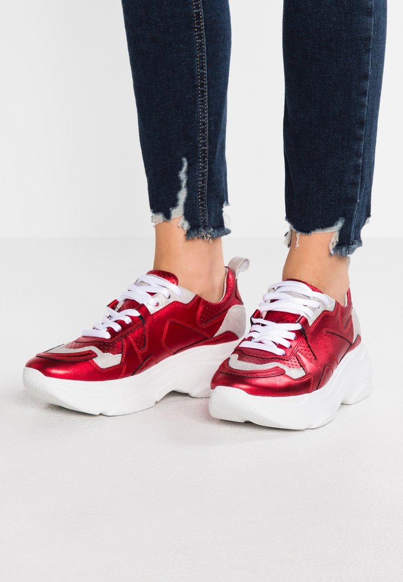 Kennel + Schmenger Trainers - red