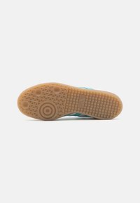 adidas Performance SAMBA INTER MIAMI - Scarpe da calcio per terreni sintetici - footwear white/easy mint