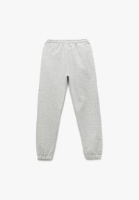 Grå sweatpants med elastisk talje og ankelmanchetter, der har en glat overflade og et enkelt design. Ideelle til hverdagstøj.
