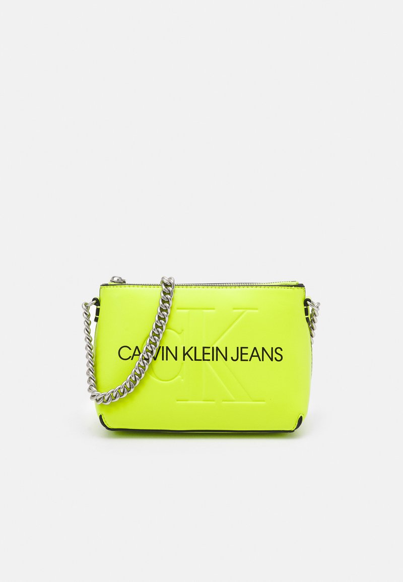 Calvin Klein Jeans SCULPTED CAMERA POUCH MONO Across body bag acid