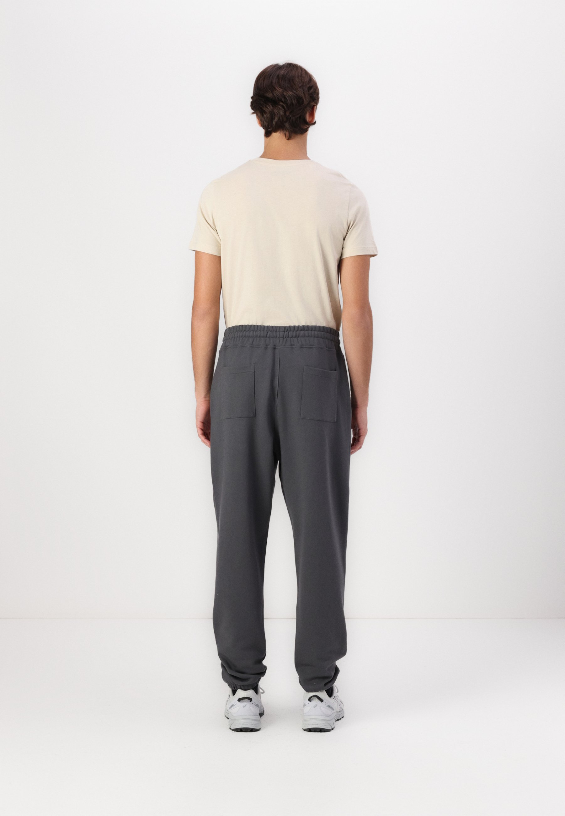 パンツ jjjjound Tracksuit Bottom / Grey / Large jjjjound Tracksuit Bottom / Grey / Large JJJJ FW25 HERITAGE CORE