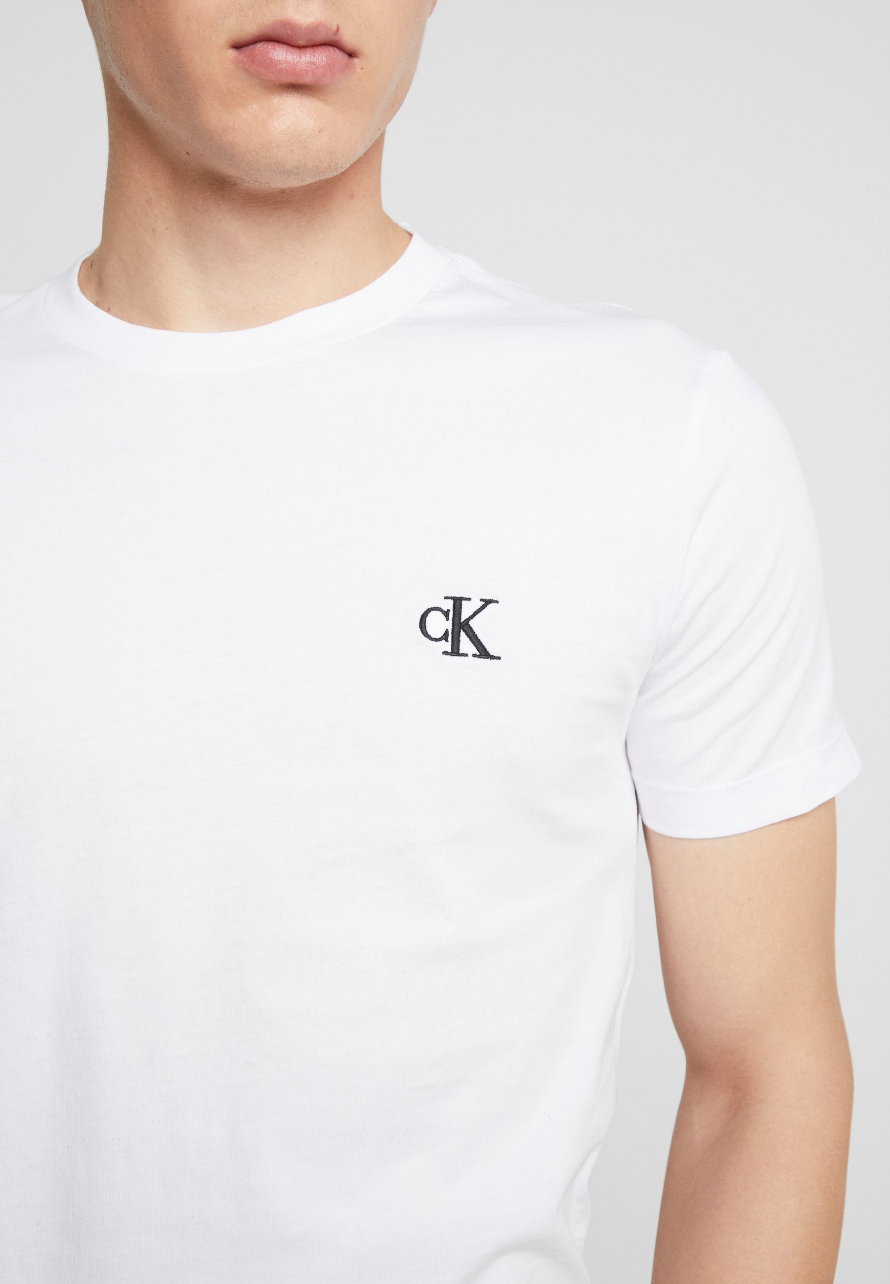 ck essential slim tee