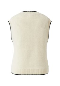 Bezrekawnikowy sweter dziany w kremowym kolorze z fakturowanym wzorem, z czarną lamówką wzdłuż wycięć na ramiona i dolnego brzegu.