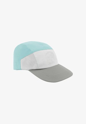 Hellblaues, weißes und graues Outdoor-Sportcap mit einem Bergabenteuer-Logo auf der Vorderseite und einem gebogenen Schirm.