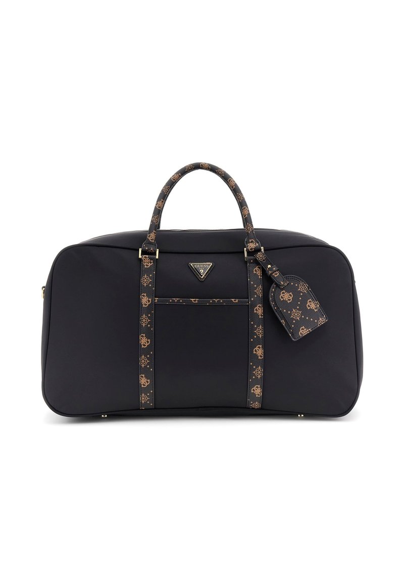 Sac de sport noir avec une texture lisse, comportant des sangles à motifs marron et une étiquette de bagages assortie. Logo affiché de manière proéminente sur le devant.