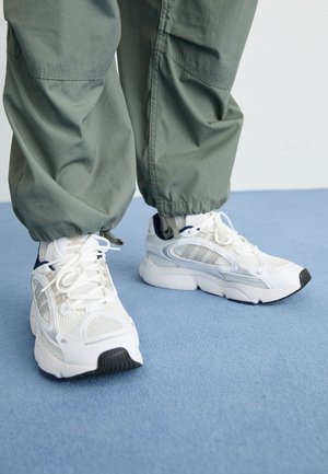 OZMILLEN - Zapatillas - footwear white/grey one/bright blue