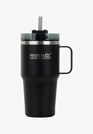 Czarny izolowany kubek podróżny z uchwytem, przezroczystą pokrywką, szarą słomką i logo "Regatta Great Outdoors" z przodu.