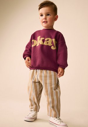 Next, REGULAR FIT - PRINTED CREW NECK SWEAT TOP AND JOGGERS SET . - Pantalones deportivos - red