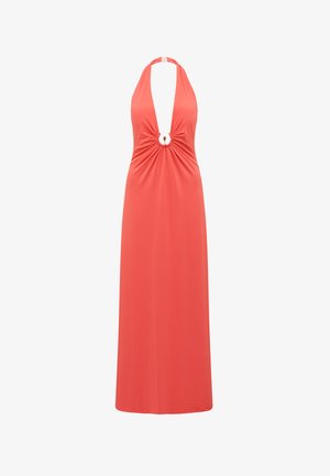 Vestido halter cor-de-coral com um decote em V profundo e um detalhe central em anel. Feito de um tecido leve e liso. Design até ao chão.
