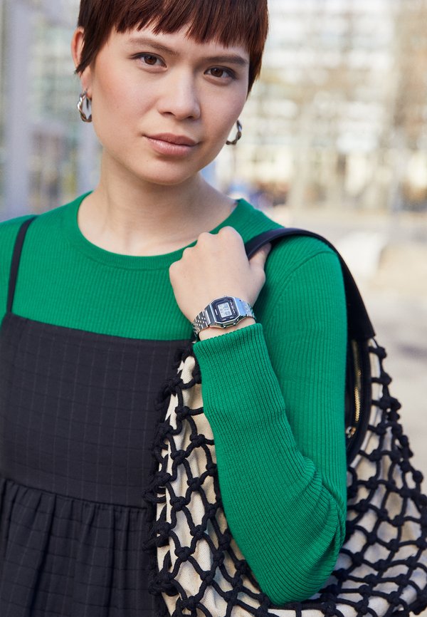 LA680WEA-1EF - Digital watch - silberfarben