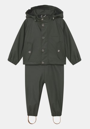 Celavi Basic Rainwear Set - Solid Pu uniseks-volwassene Regenjas Celavi Basic Rainwear Set - Solid Pu uniseks-volwassene Regenjas