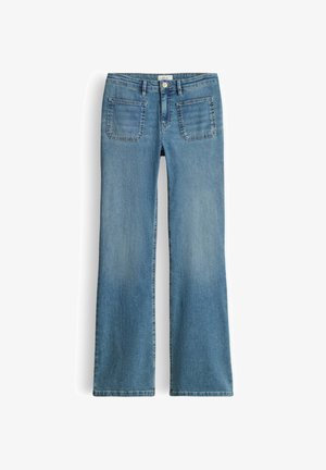 Lichtblauwe jeans van denim, met een uitlopende pijp, standaard vijfzakkenindeling en een knoopsluiting in de taille.