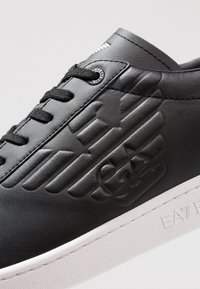 EA7 Emporio Armani UNISEX - Sneakers basse - black