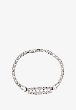 Hopeaketjuhopeaketju, jossa on keskeinen koristetason sydänkuviolla ja pienillä kirkkailla jalokivillä.