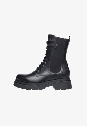 Bottines noires en cuir avec une finition lisse, dotées d'un laçage à l'avant, de panneaux élastiques sur les côtés et d'une semelle épaisse pour une meilleure adhérence.