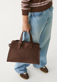 Stradivarius Skuldertasker - brown