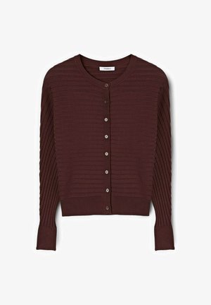 Donkerbruine geribde gebreide cardigan met ronde hals en knoopsluiting aan de voorkant, lange mouwen met brede manchetten.