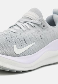 Nike Performance REACTX INFINITY  - Pantofi de alergare pe asfalt - grey, white