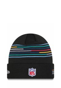 Schwarze Strickmütze mit einem mehrfarbigen gestreiften Muster an der Oberseite, mit einem gerippten Saum und einem NFL-Logopatch auf der Vorderseite.