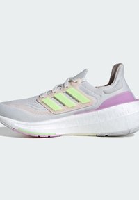 adidas Performance ULTRABOOST LIGHT - Chaussures de running sur route - crystal white   green spark   bliss lilac
