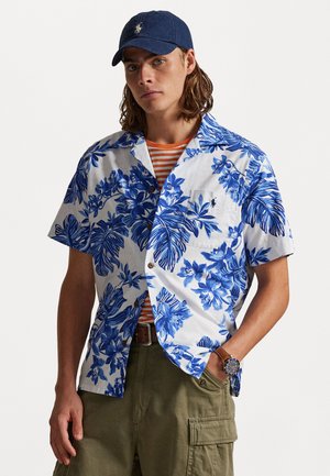 CLASSIC FIT TROPICAL-PRINT CAMP SHIRT - Košeľa - 7077 white tropical 2020