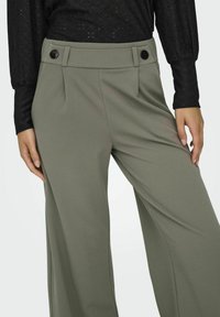 JDY JDYGEGGO LIFE  NEW LONG NOOS - Broek - vetiver