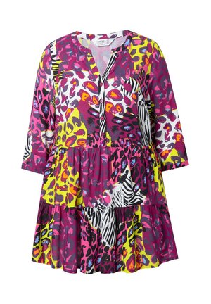 Farbiger Kleid mit einer Mischung aus lila, gelb und schwarzen Tiermustern. Verfügt über eine durchgeknöpfte Front, Dreiviertelärmel und einen gestuften Rock.